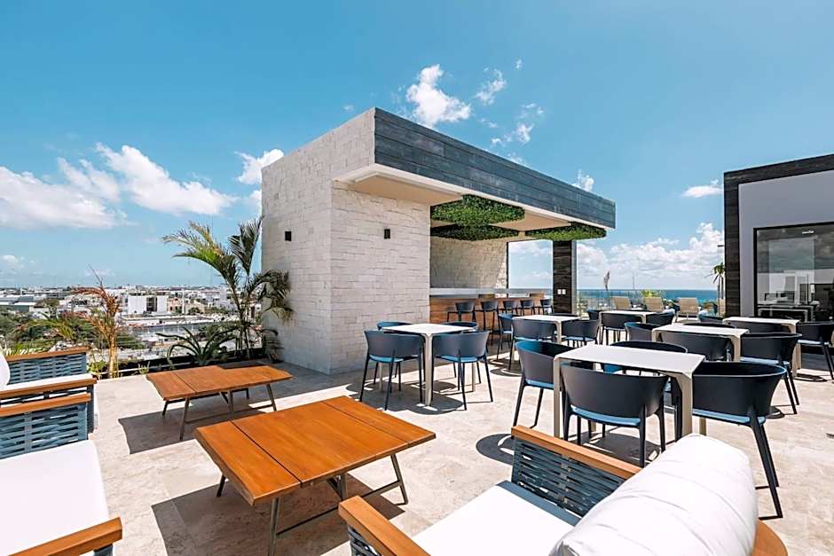 Cozy Studio Pool and Roof Lounge Beach 5 Blocks