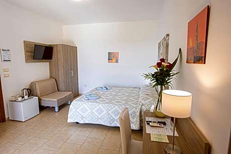 Double or Twin Room with Pool View