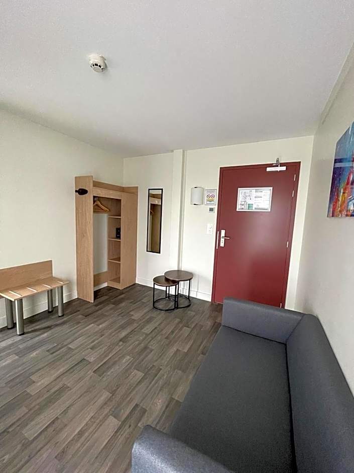 Hotel Wood Inn Bordeaux Aéroport