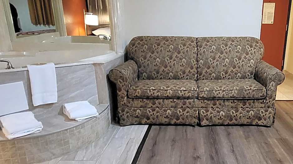 Super 8 by Wyndham Canton/Livonia Area