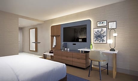 Caesars Luxury Room, 1 King, Partial City View (Non-Smoking)