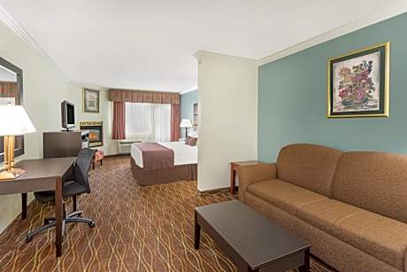 King Suite with Balcony and Park View - Non-Smoking