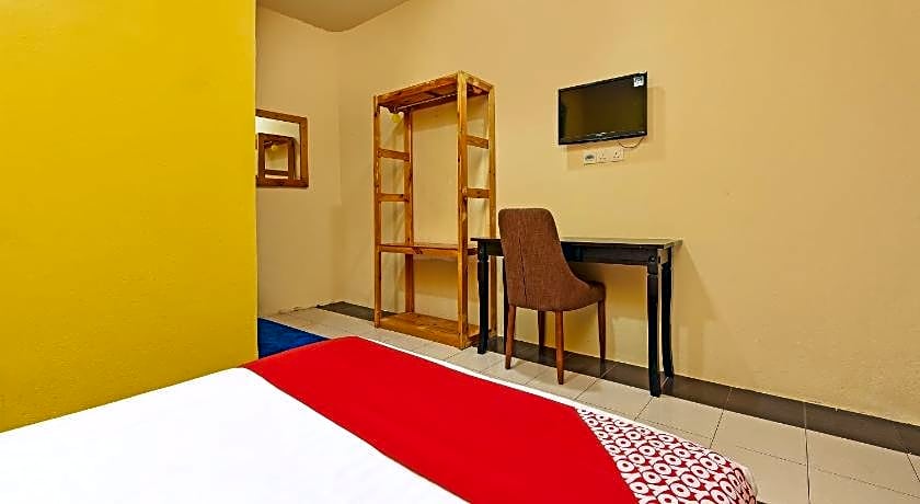 Hotel O Awan Biru Motel