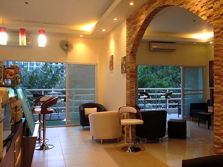 View Talay 6 Pattaya Beach Condominium by Honey