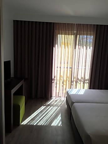 Single Mountain View