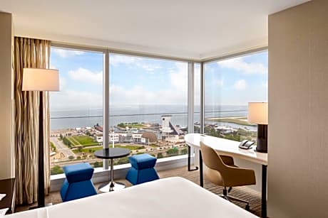 Corner King Room - Hearing Access