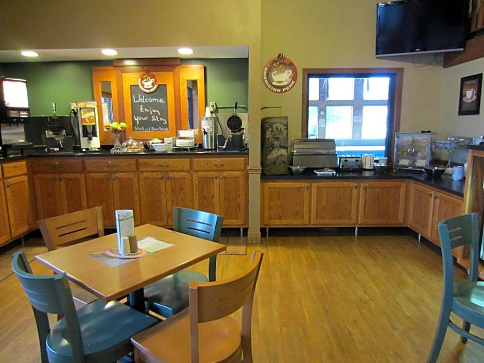 AmericInn by Wyndham Hutchinson