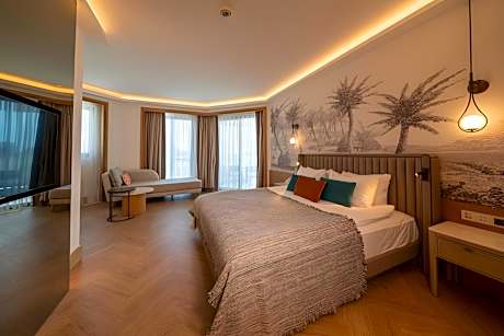 Large Room with Balcony