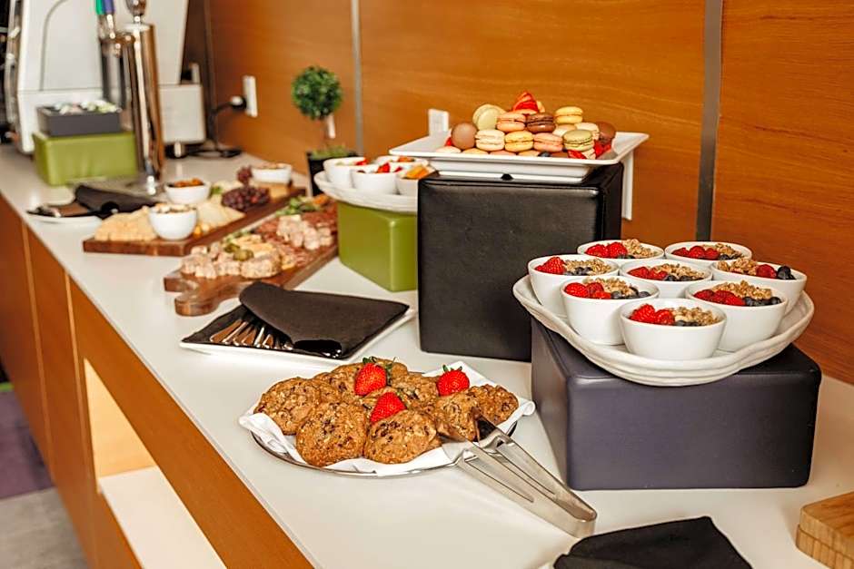 DoubleTree by Hilton Montreal