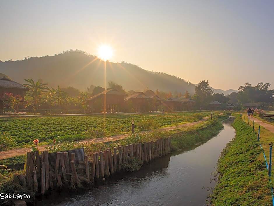 Lhongkhao Samoeng by Chi Villa