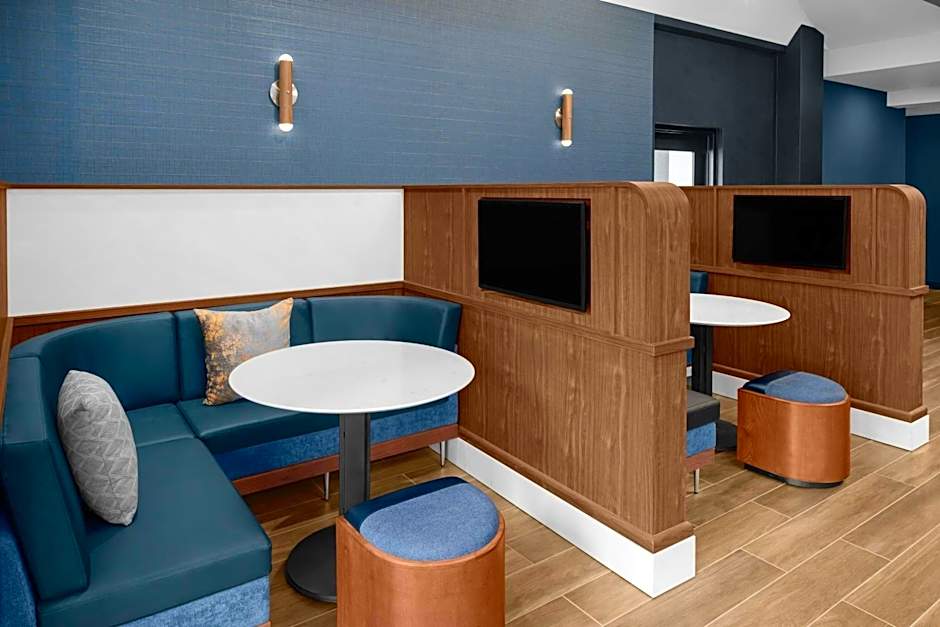 Courtyard by Marriott San Jose Airport
