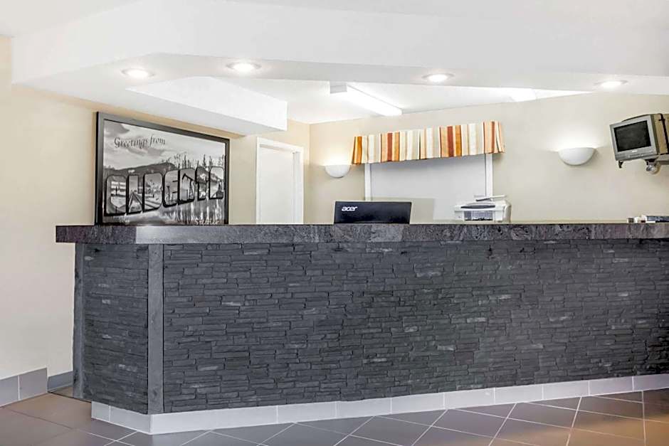 Super 8 by Wyndham Stettler