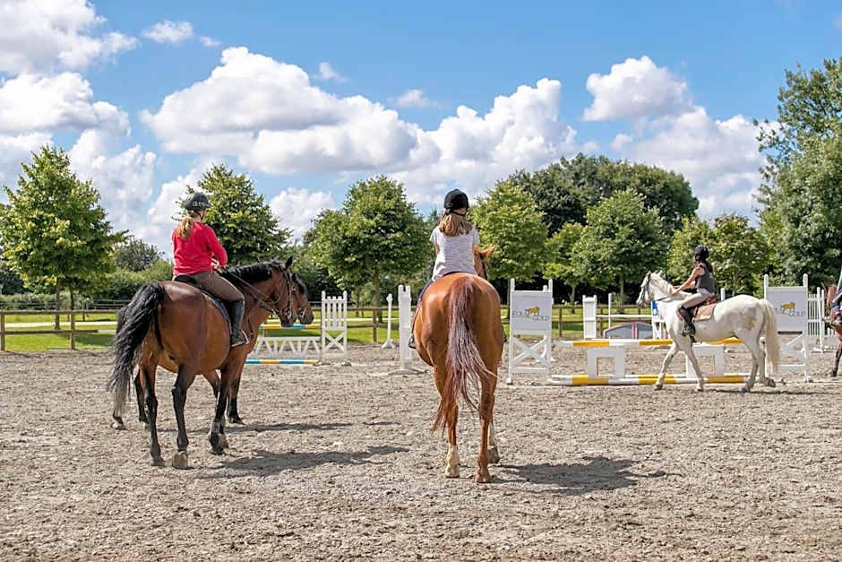 Insolites, Les Ormes, Epiniac