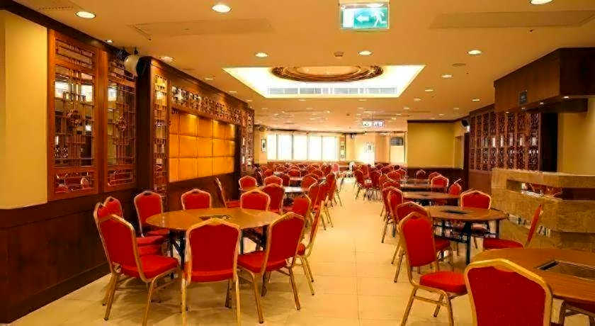 Grand Harbour Hotel