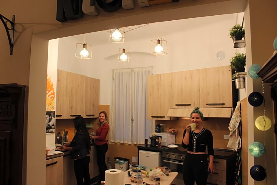 Victoria House Hostel