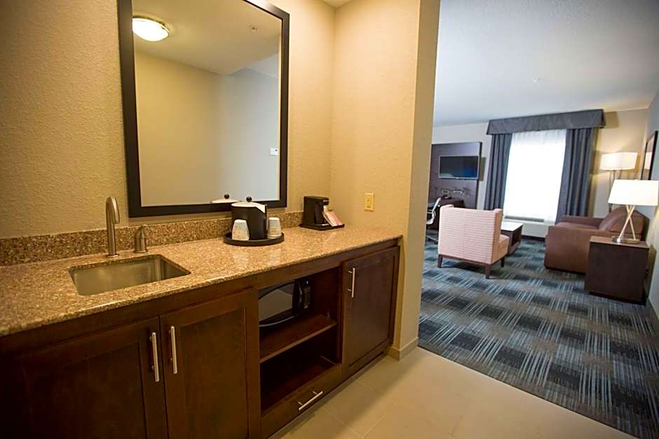 Hampton Inn By Hilton & Suites Oklahoma City Airport
