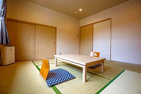 Standard Japanese-Style-Room 22 square yards - Shared Bathroom - Non-Smoking
