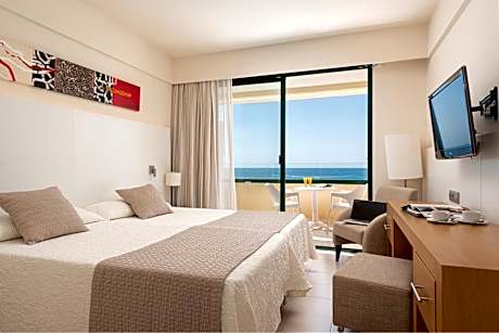 Twin Room with Balcony and Sea View