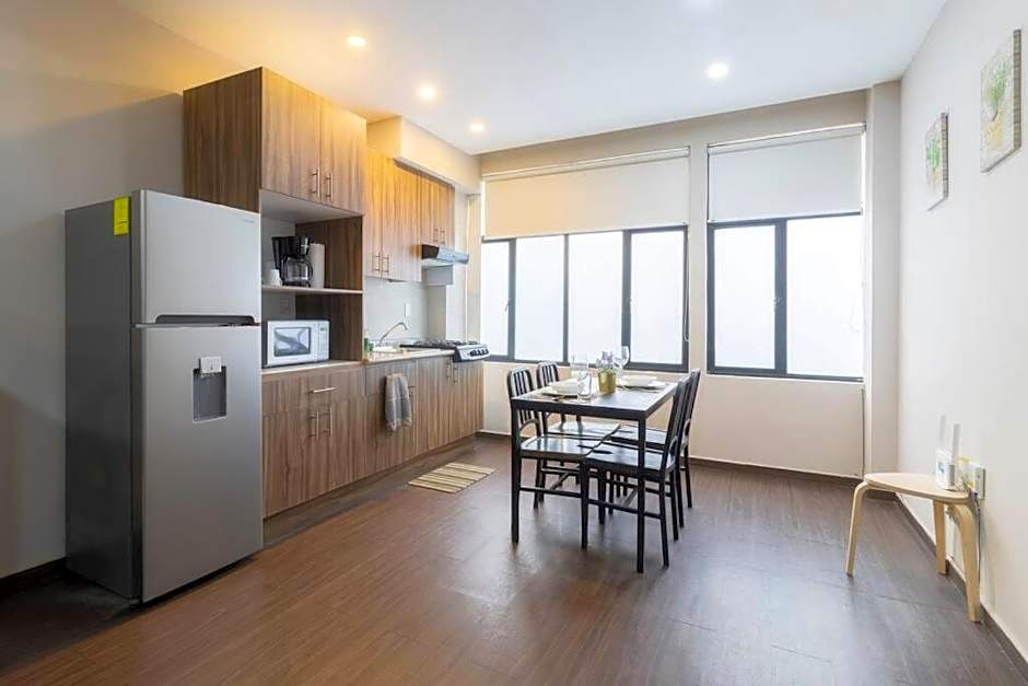 301 Historic building 1Bdrm 1bath AC Rooftop