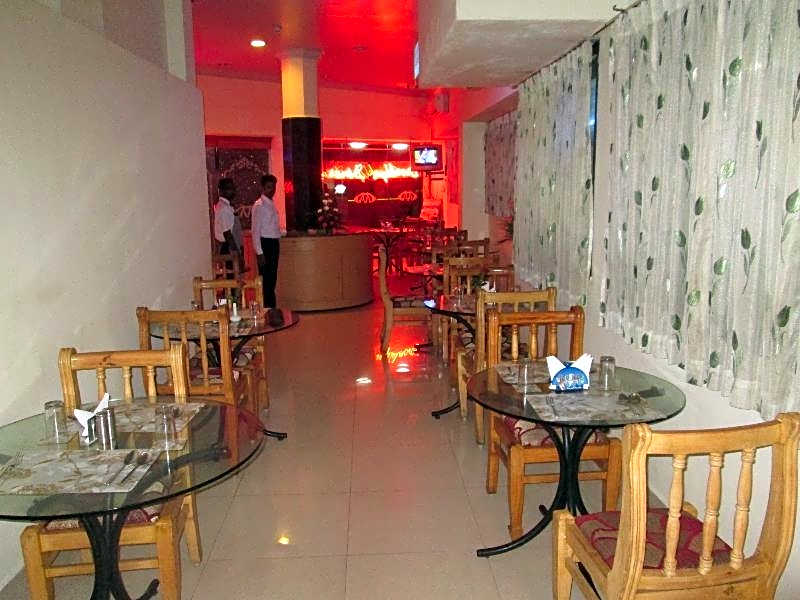 Hotel Manhattan – Chennai, IL