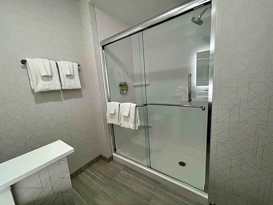 Holiday Inn Express and Suites Ft. Smith Airport By IHG
