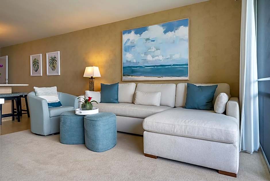 Oceanfront Mana Kai 2 bedroom condo