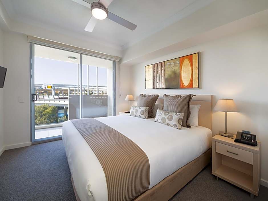Oaks Brisbane Mews Suites