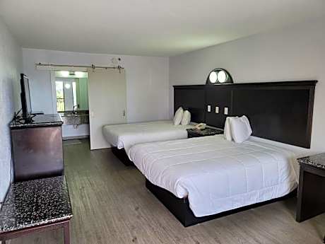 Queen Room with Two Queen Beds - Non-Smoking
