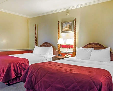 Standard Queen Room with Two Queen Beds - Upper Floor
