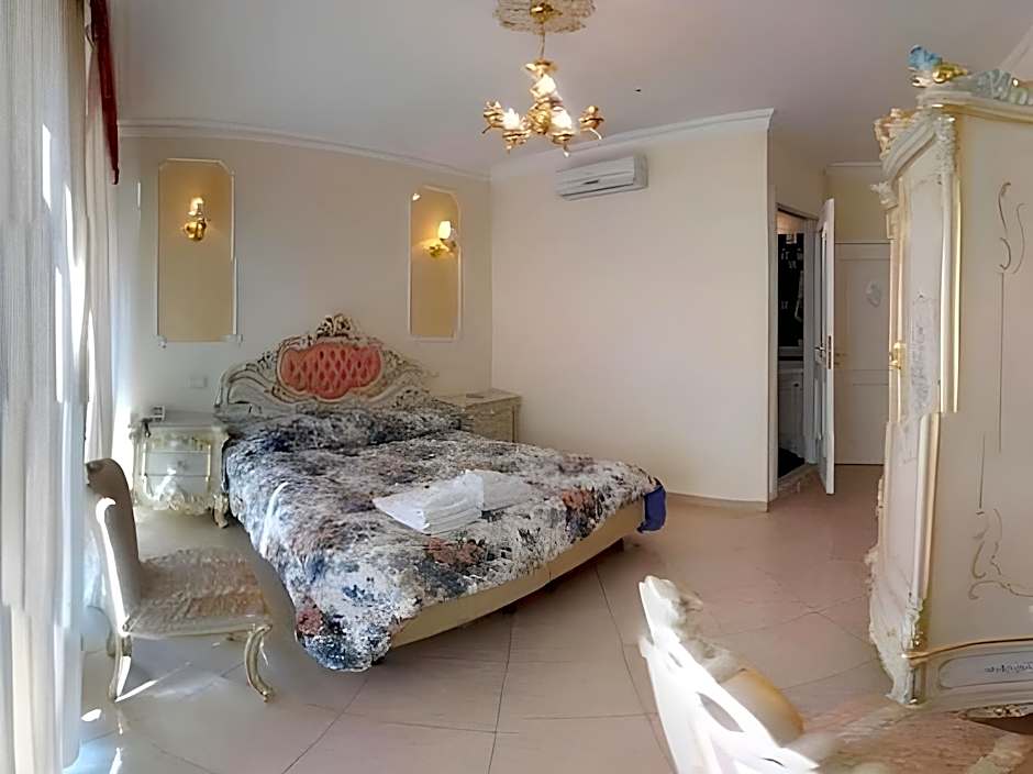 Imperial Rooms Luxury Guest House