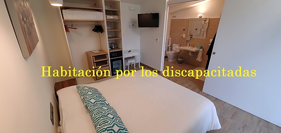 Foto 1 dari 3 — King Room - Disability Access