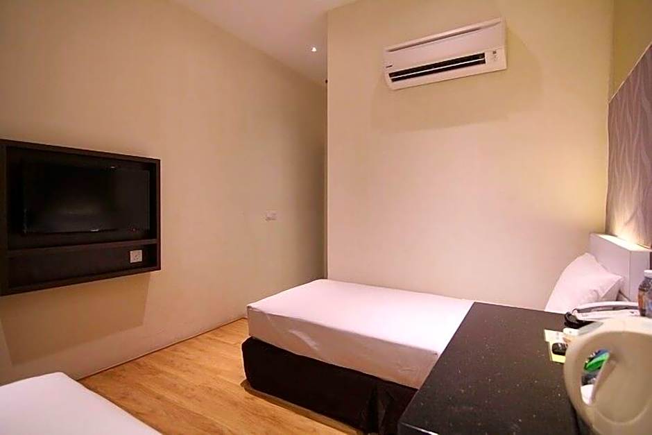 The V Hotel