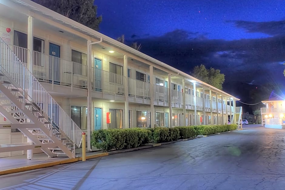 Motel 6-Bishop, CA