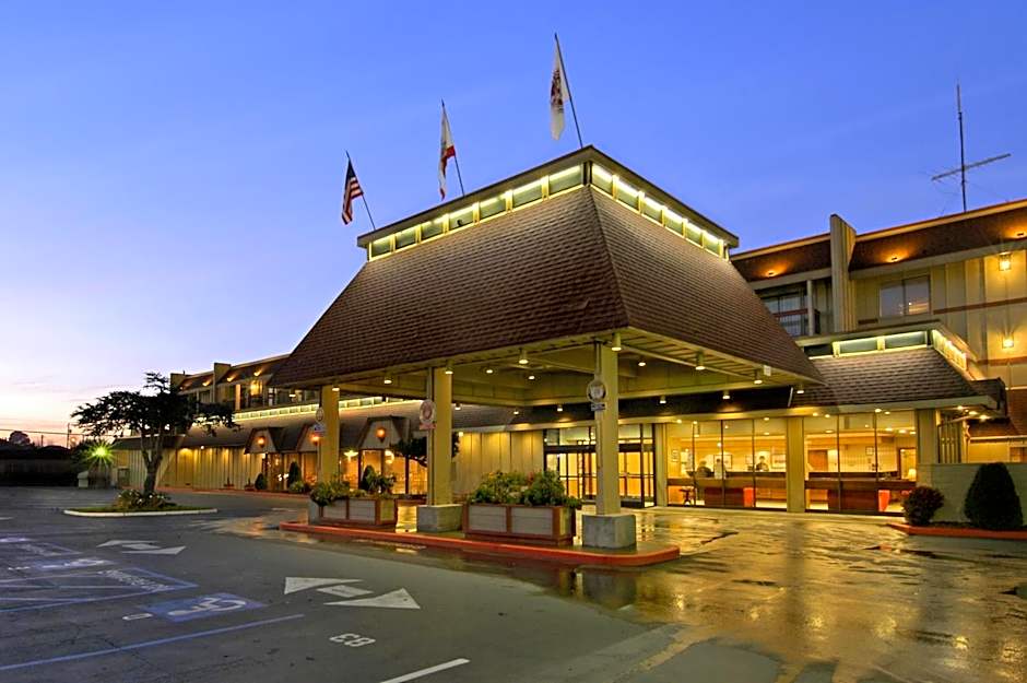 Photo 1 of 31 of Red Lion Eureka