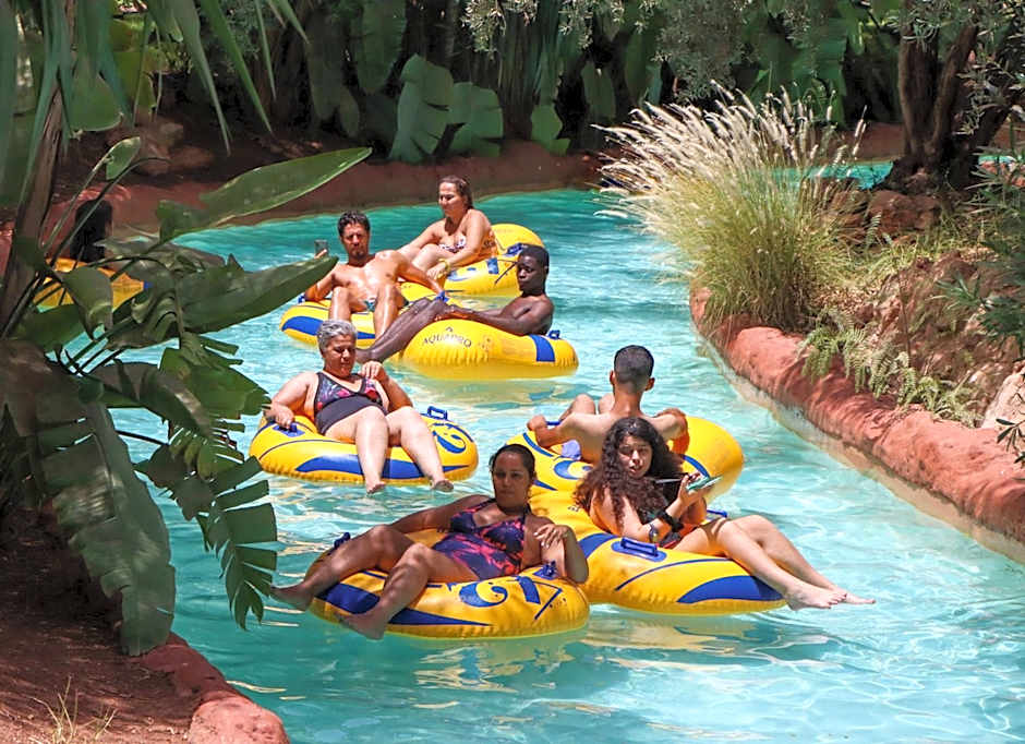 Oasis lodges