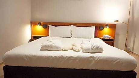 SN Hotel and Restaurant