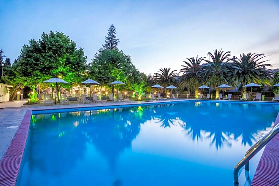 Silver Bay Hotel