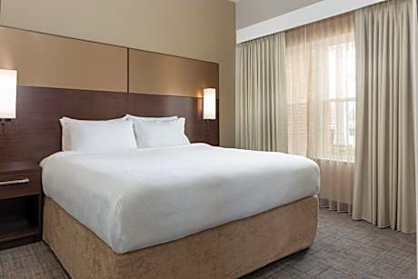 One-Bedroom Suite with Sofa Bed