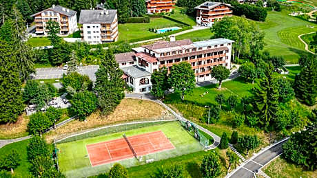 Victoria Hotel & Residence