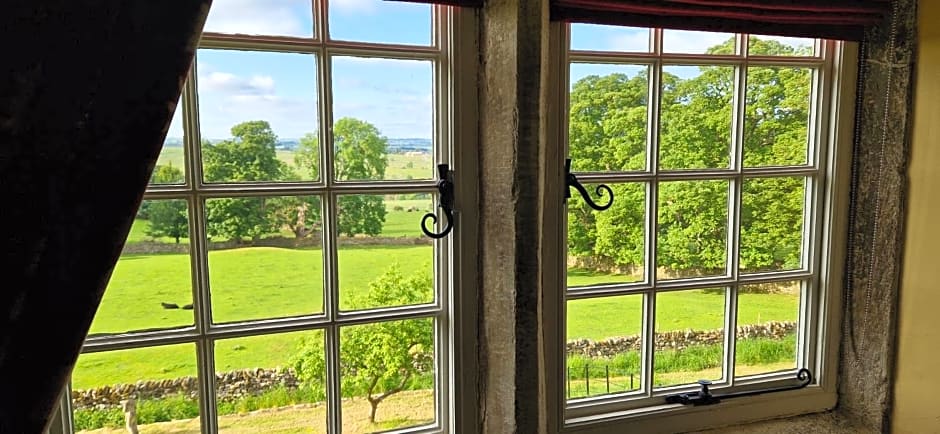 Braithwaite Hall Bed & Breakfast