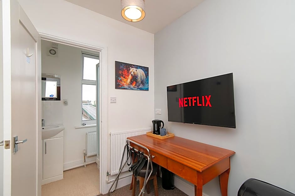 The Linden Leaf Rooms