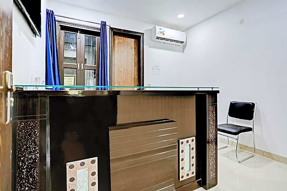 Os Hotel by Oyo Rooms – Delhi, NY