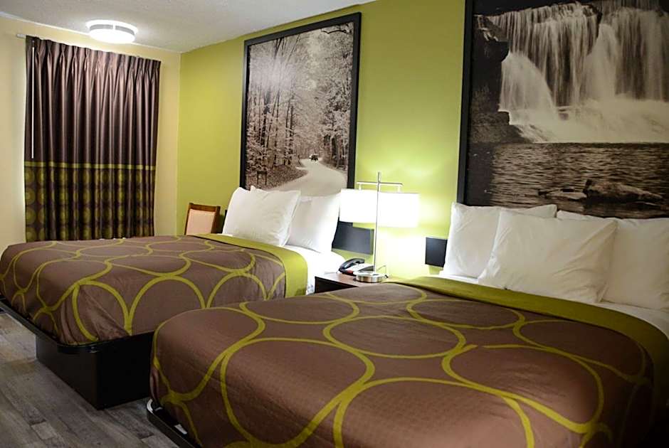 Super 8 by Wyndham Lafayette / Purdue Area