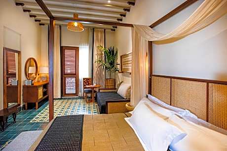 Partial Pool view Suite King