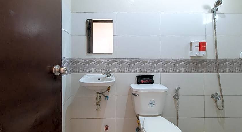 RedDoorz @ Golite Washington