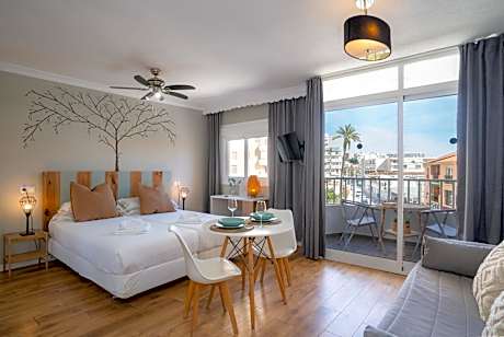 Studio with Balcony