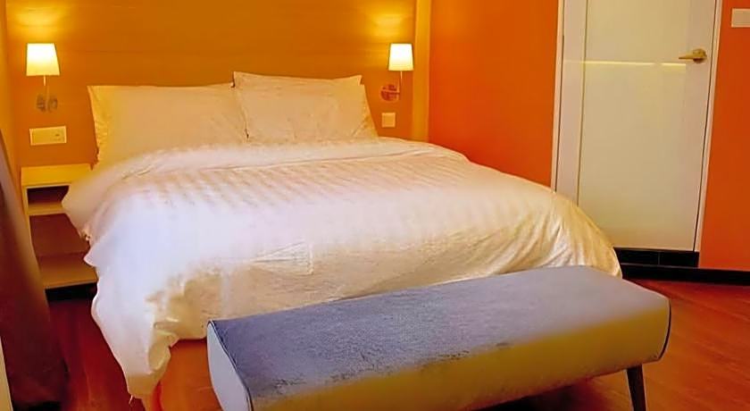 iStay Hotel