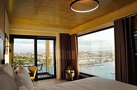 Executive Double or Twin Room with Balcony and Sea View