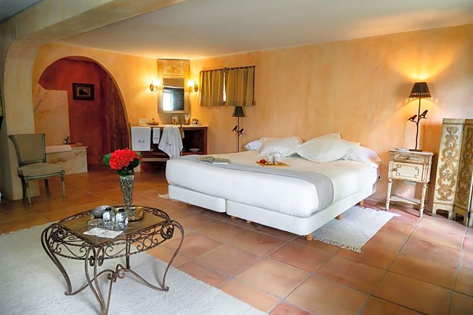 Photo 1 of 6 of Suite
