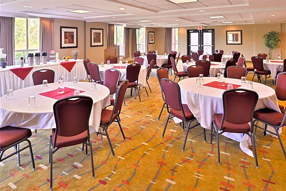 Holiday Inn Express & Suites Albany by IHG